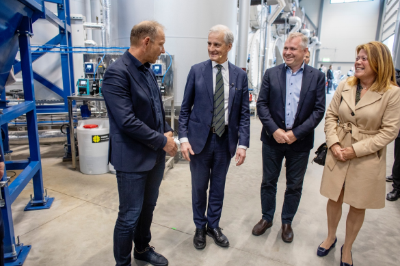 Statsministeren innvier splitter nytt RENEVO biogassanlegg