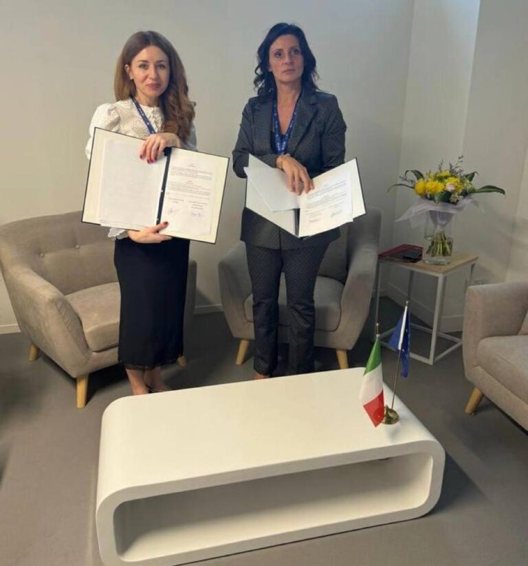 Ucraina e Italia firmano un accordo per cooperare sulla transizione alle energie rinnovabili